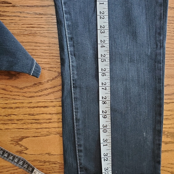 Tru Luxe cropped jeans size 29/8 with stretch. - Picture 7 of 7
